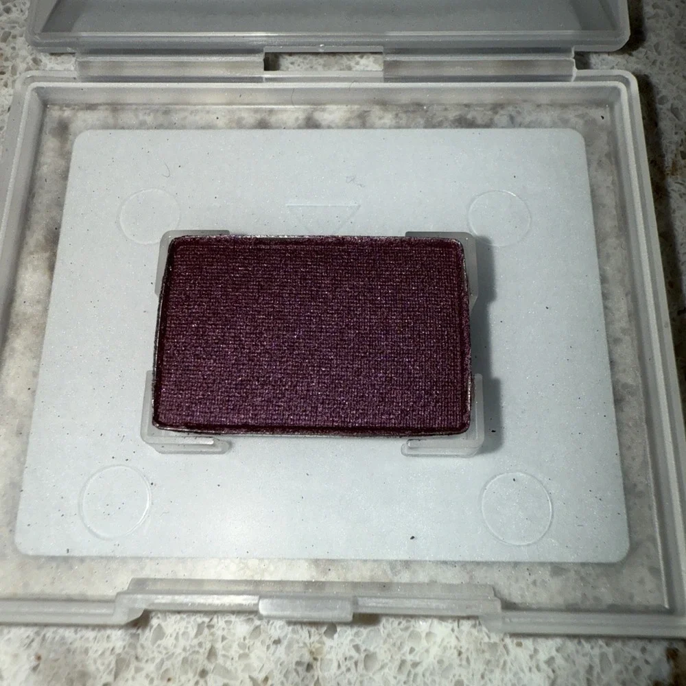 New Mary Kay Mineral Eye Color Sweet Plum 013101 Eyeshadow Shadow .05 oz